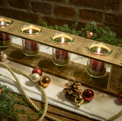 Teelichthalter Jona Gold mit vier Gläsern und Tau zur Adventszeit